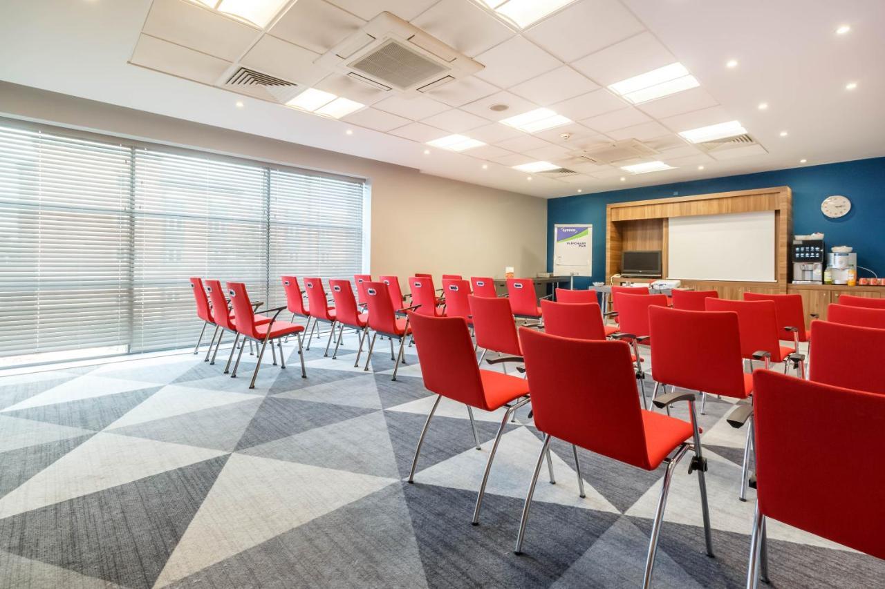 Holiday Inn Express Walsall M6, J10 By Ihg Exterior foto