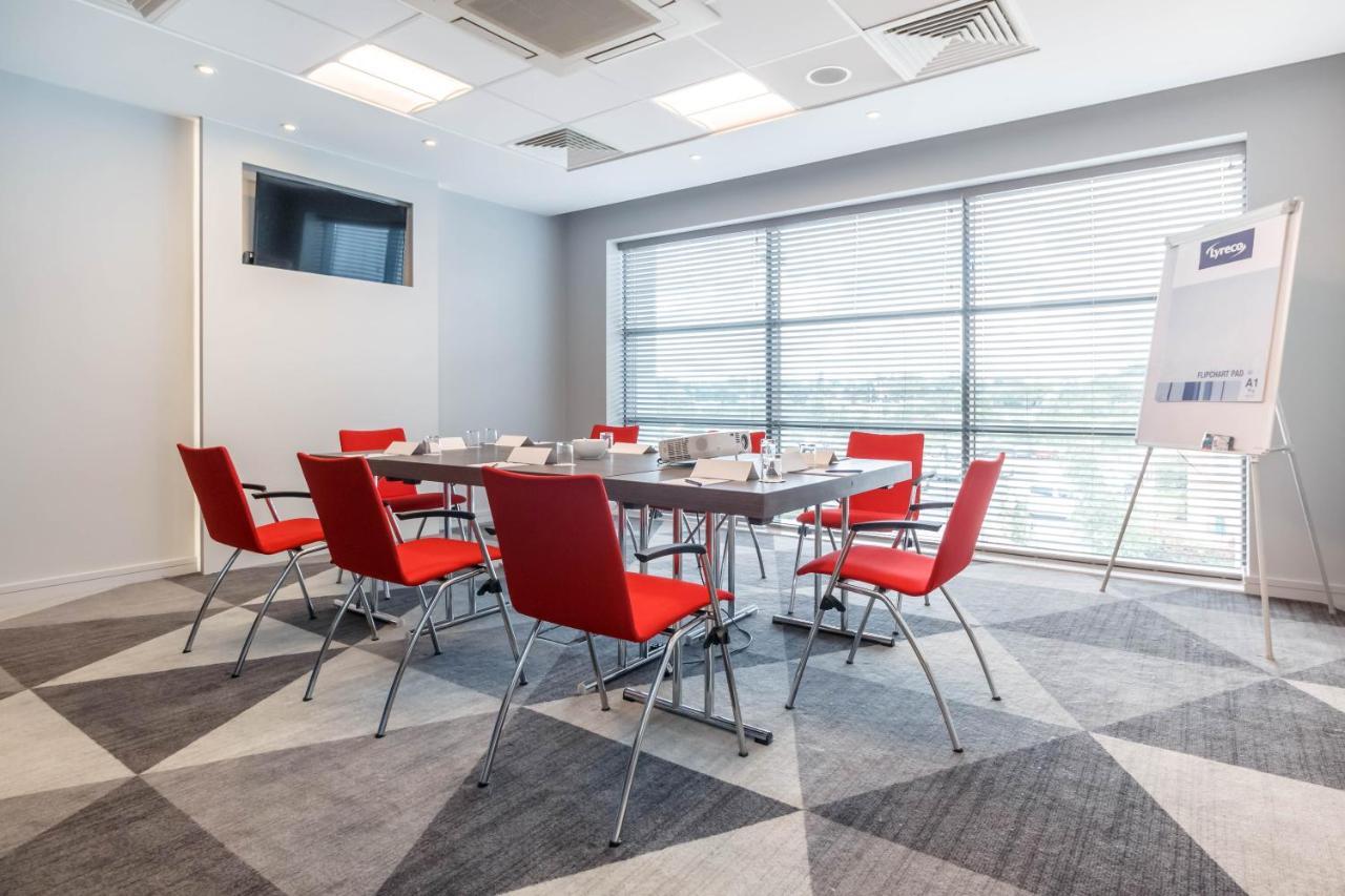 Holiday Inn Express Walsall M6, J10 By Ihg Exterior foto