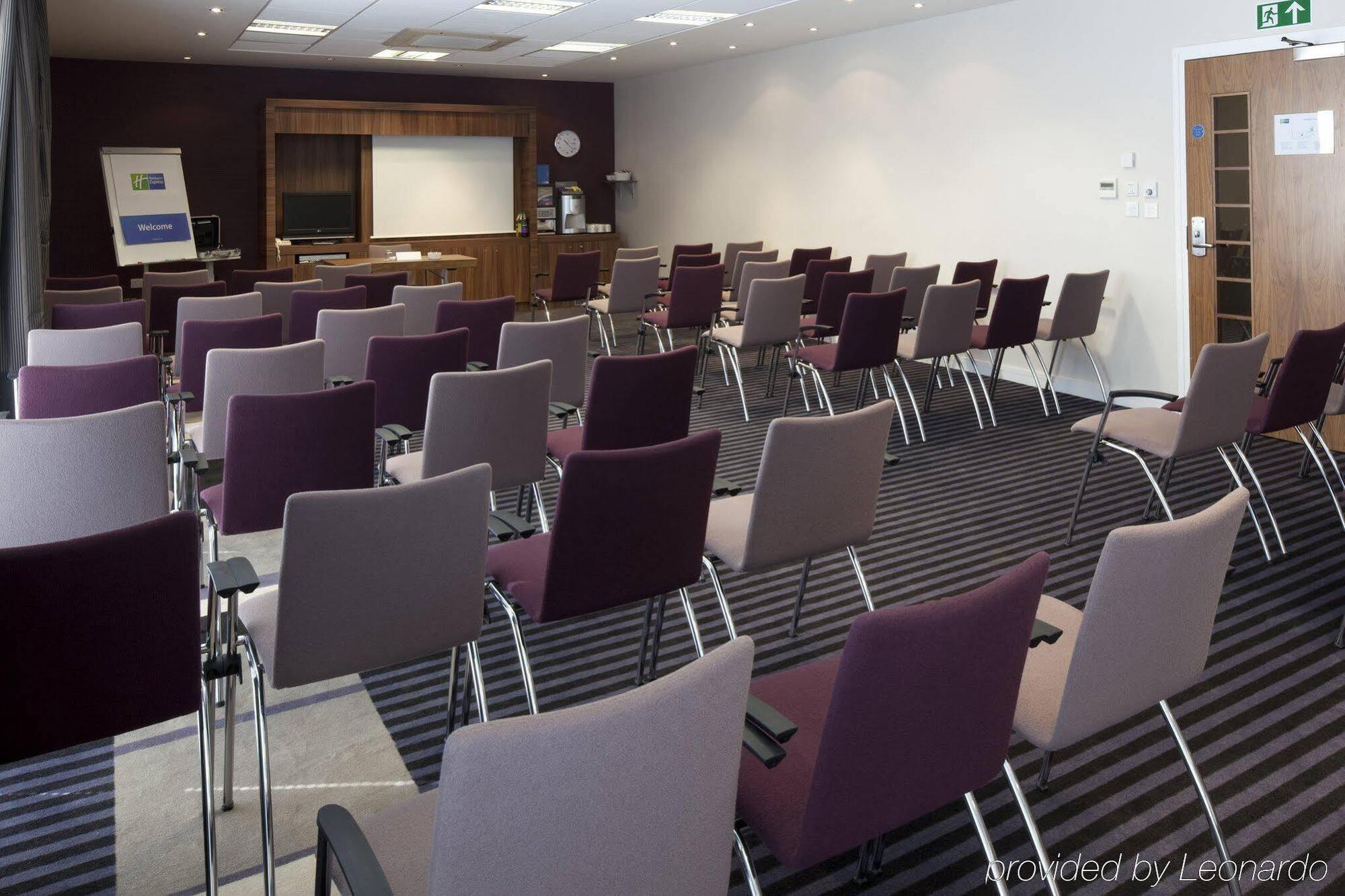Holiday Inn Express Walsall M6, J10 By Ihg Exterior foto